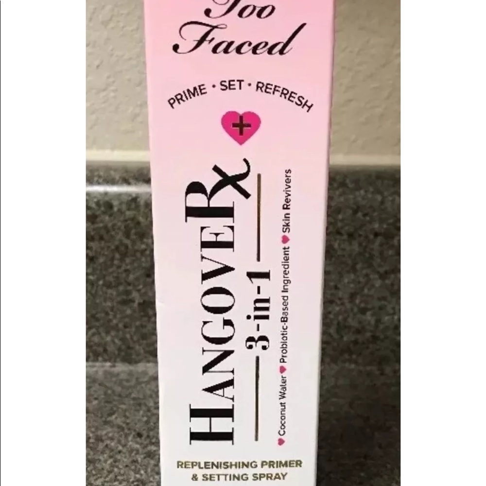 Too Faced Hangover 3 In 1 Replenish Primer Setting
